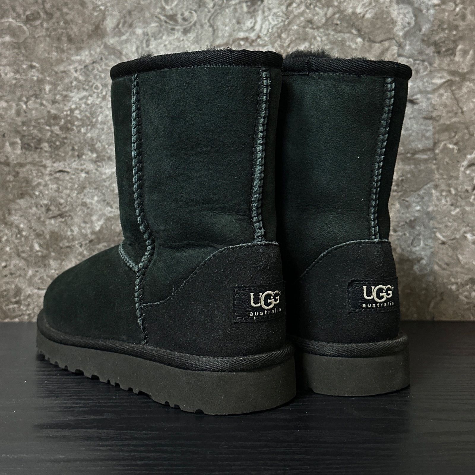 S326 美品 UGG アグ CLASSIC SHORT クラシックショート キッズ