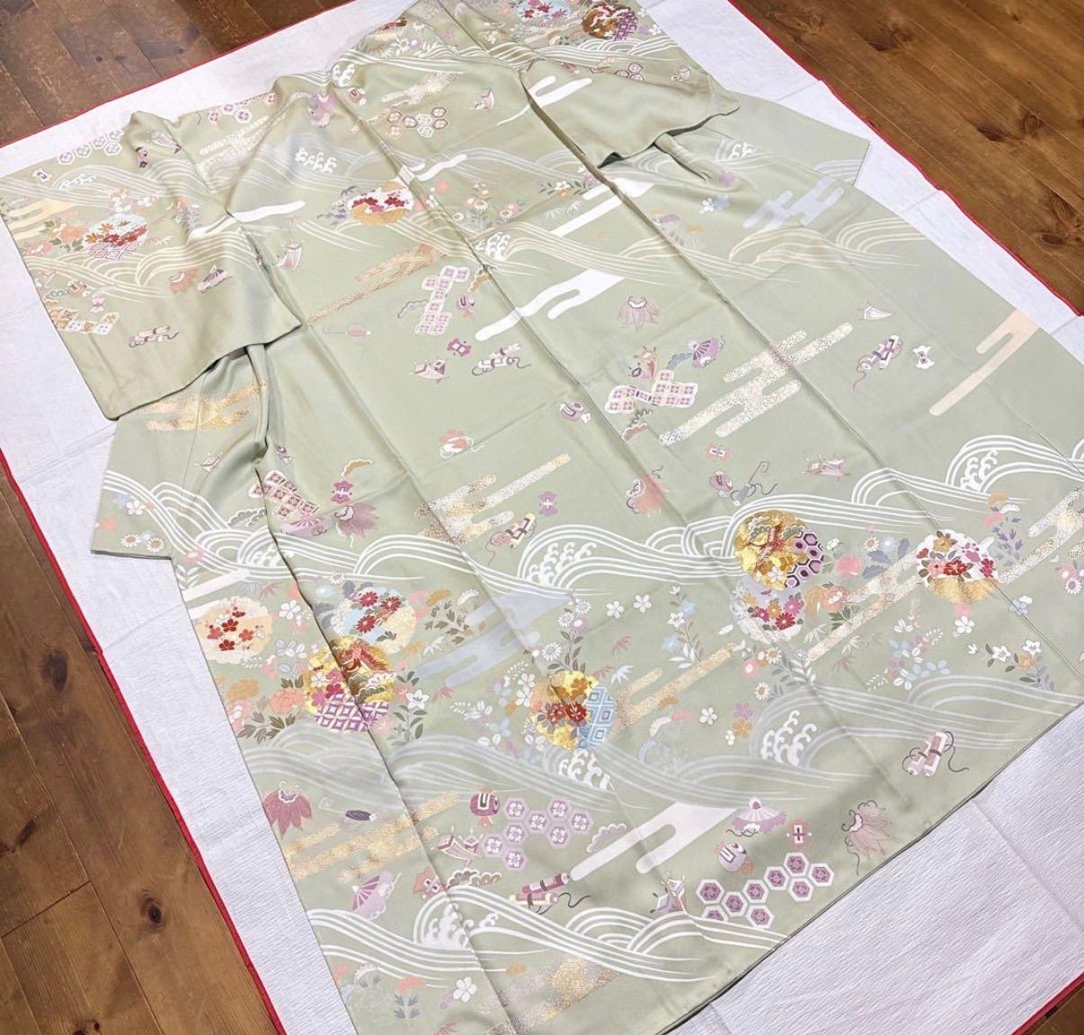 訪問着　宝尽くし　正絹　セット　刺繍　ピスタチオグリーン 訪問着 宝尽くし 正絹 セット 刺繍 ピスタチオグリーン - メルカリ