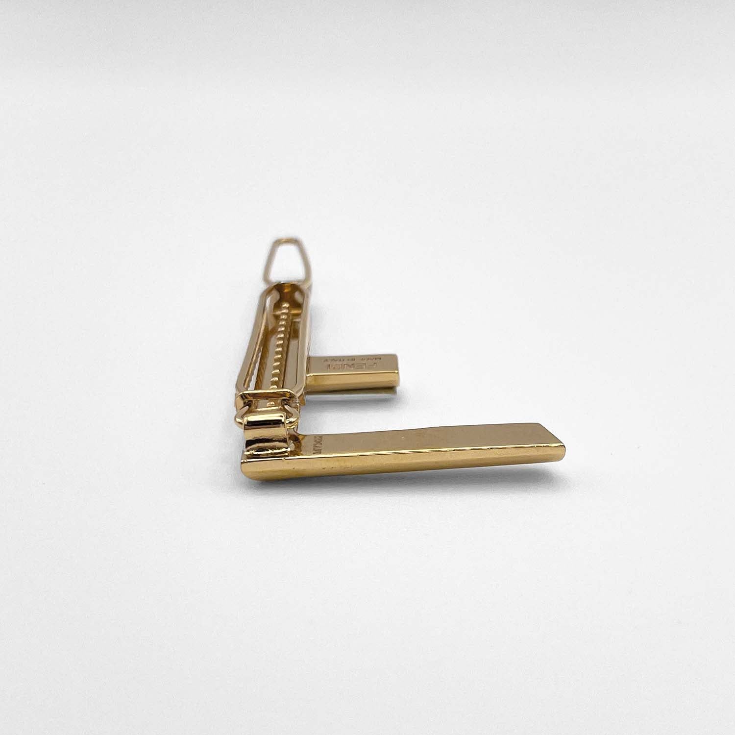 FENDI フェンディ ヘアクリップ 2024 ピン FendiFirst 髪留め ライン