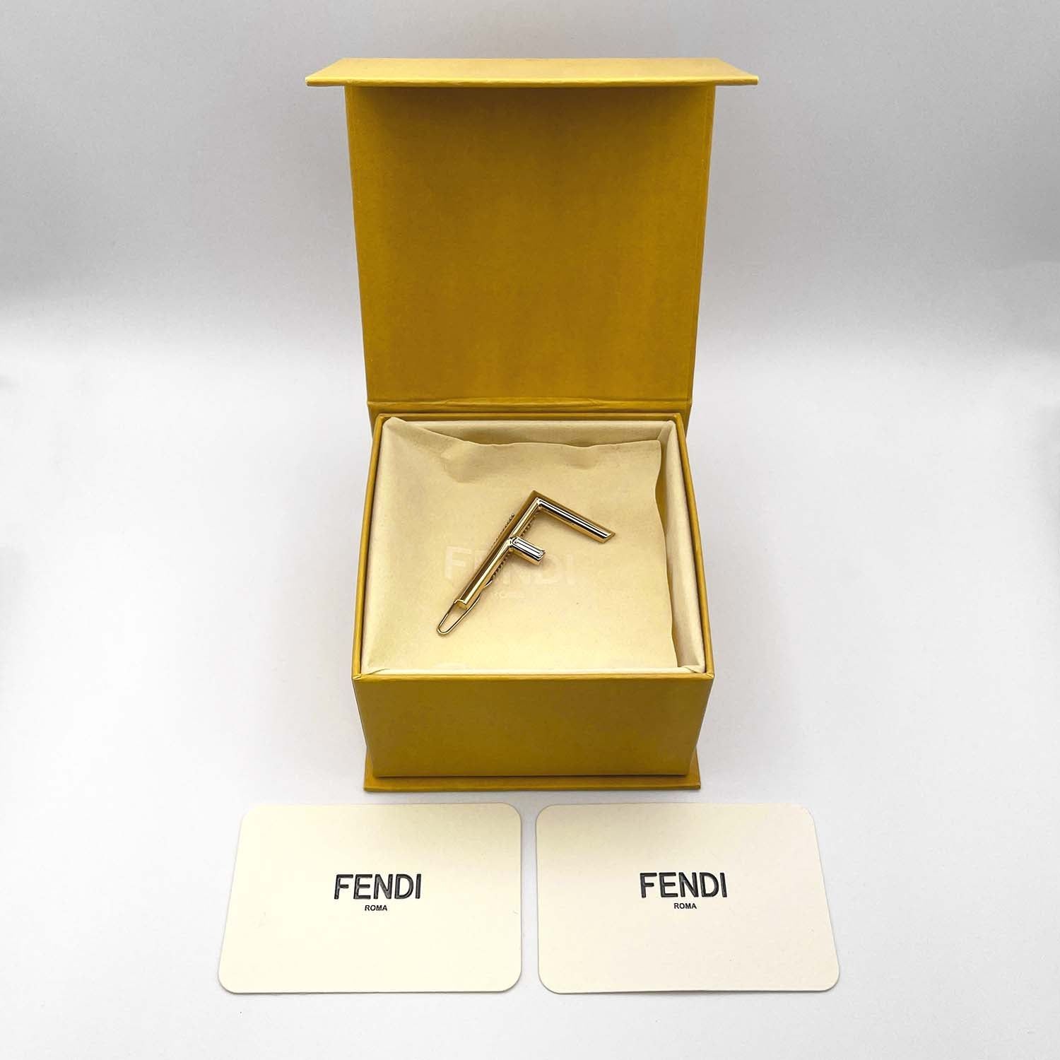 美品☆FENDIフェンディ☆ヘアクリップ ゴールド 箱付 最短翌日着・関税送料込】FENDI ヘアクリップ 3set バレッタ (FENDI