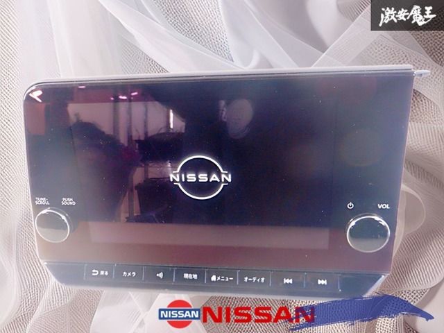 E13 ノート用　ディスプレイオーディオ E13日産ノートにディスプレイオーディオ、アリアにレーダー探知機取付