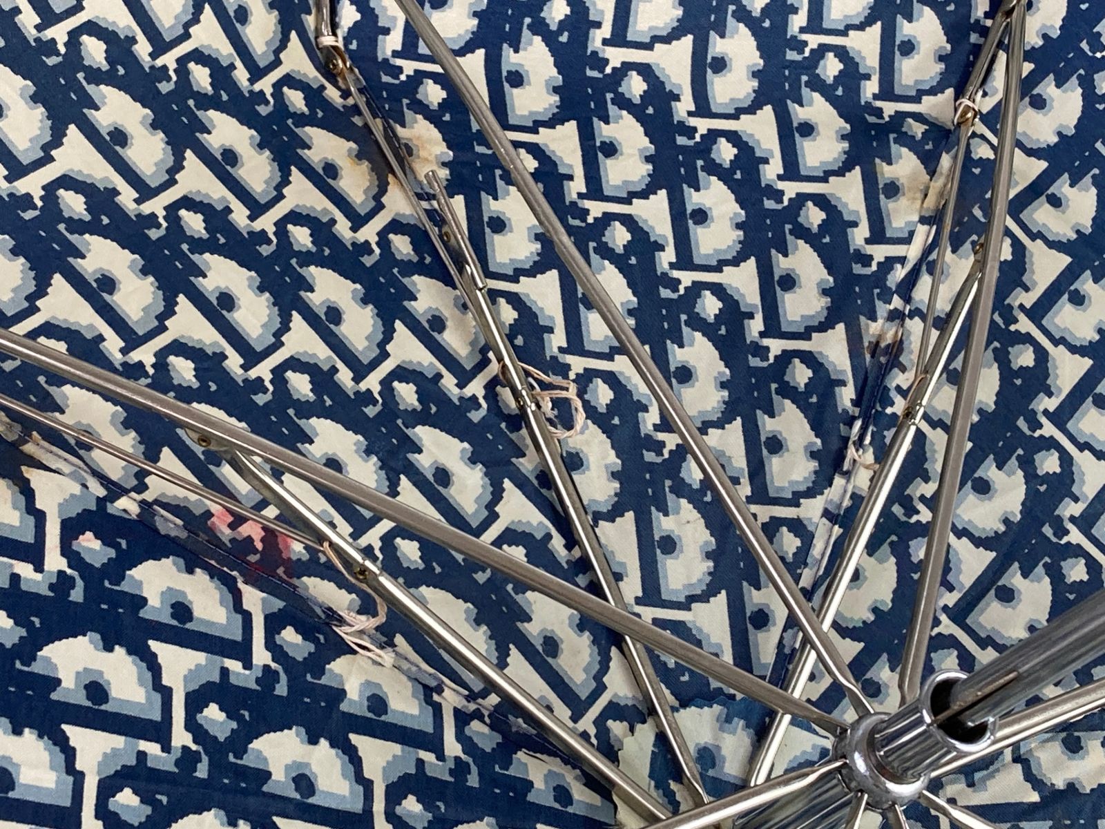 Christian Diorクリスチャンディオール トロッター 長傘 美品】希少！人気 Christian Dior トロッター柄 折り畳み傘 日傘