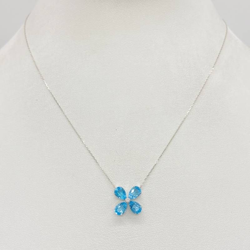 PT900/850 四つ葉のトパーズネックレス【セール品】 美品】Pt900/850 ブルートパーズ 四葉クローバー ダイヤネックレス