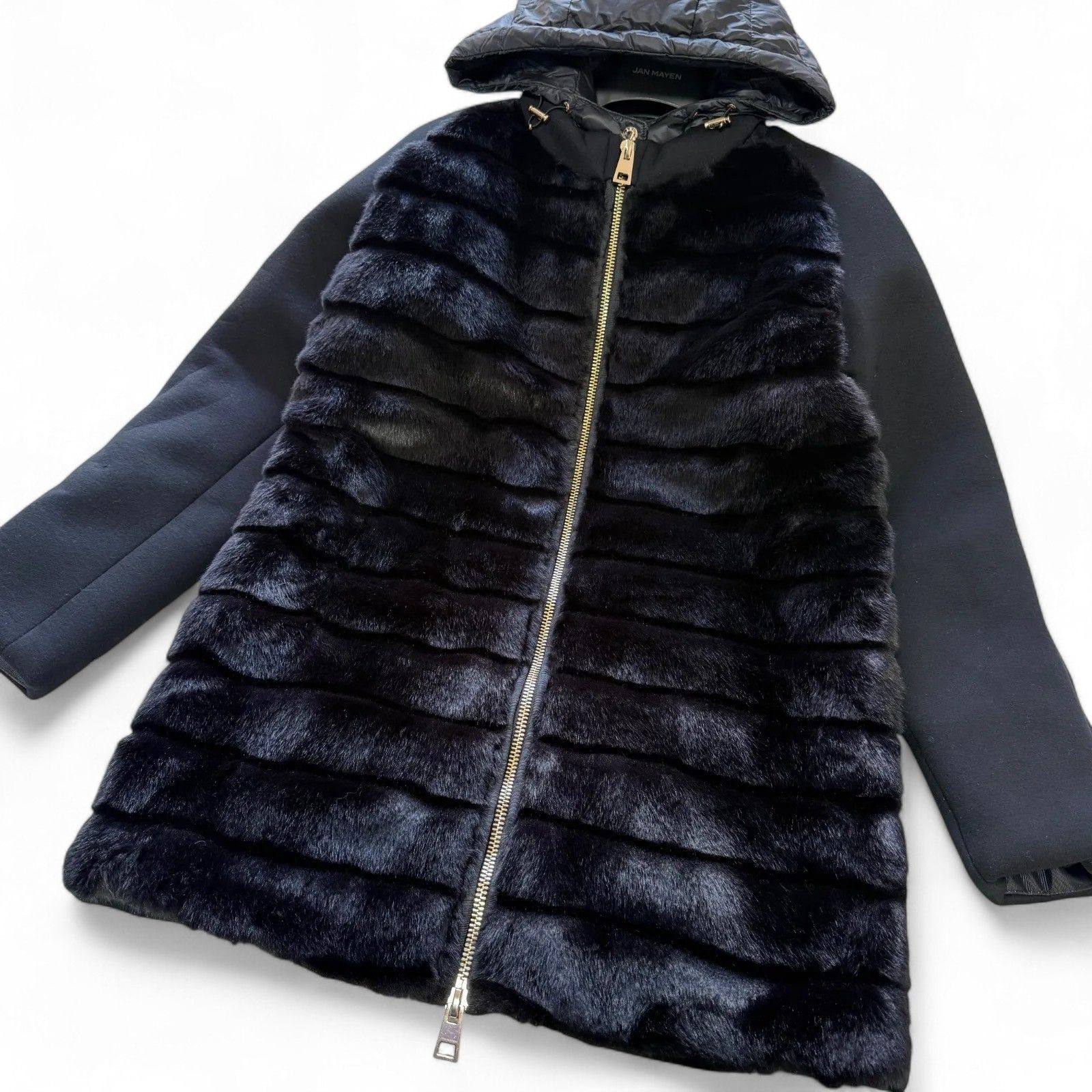 美品 MOORER社 JAN MAYEN ファー切替軽量ダウンコート 黒 フード