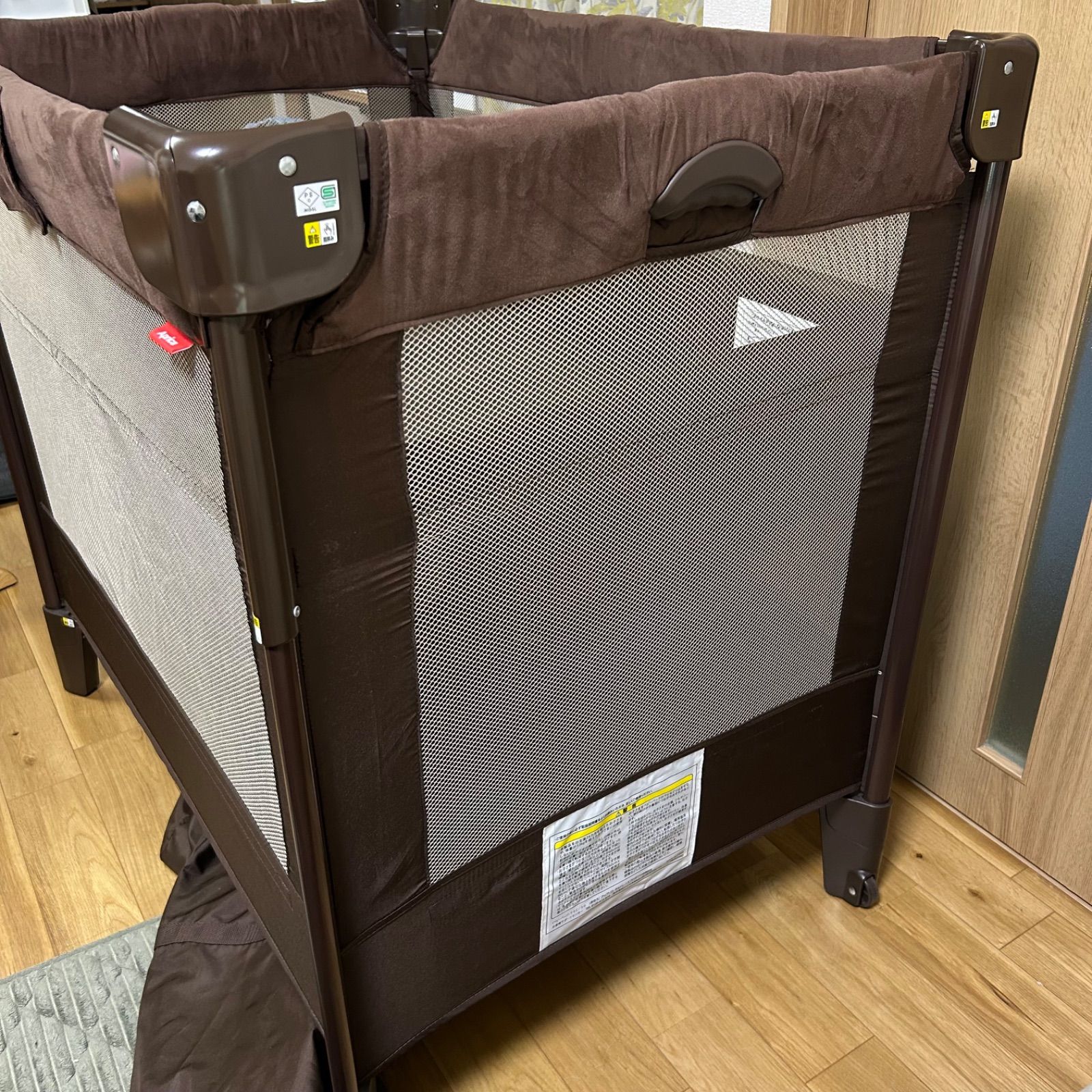 アップリカ ココネルエアープラス ベビーベット チョコレートブラウン アップリカ ココネルエアープラス ココネルエアー チョコレート