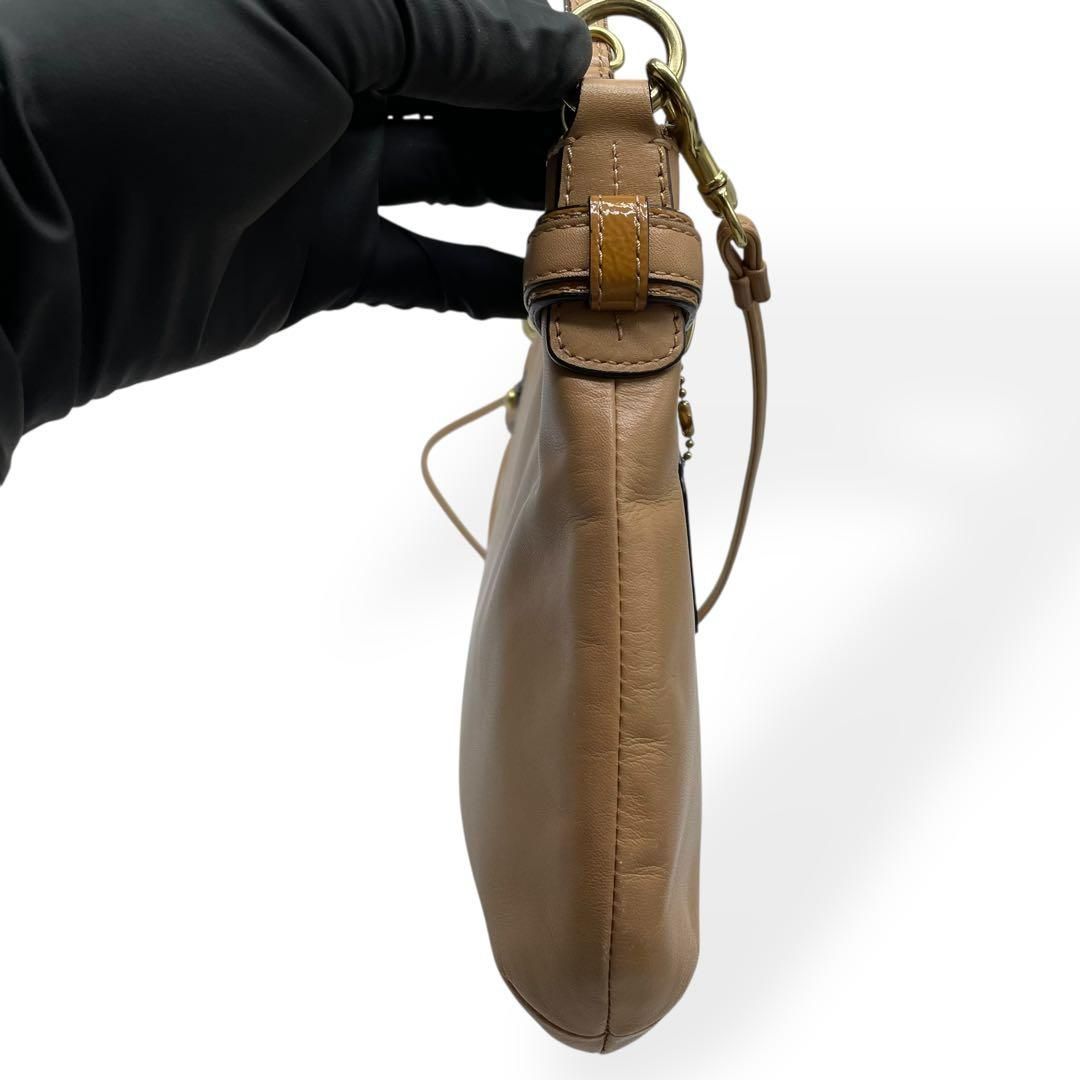 美品 レア COACH コーチ ショルダーバッグ レザー パイソン調 ベージュ