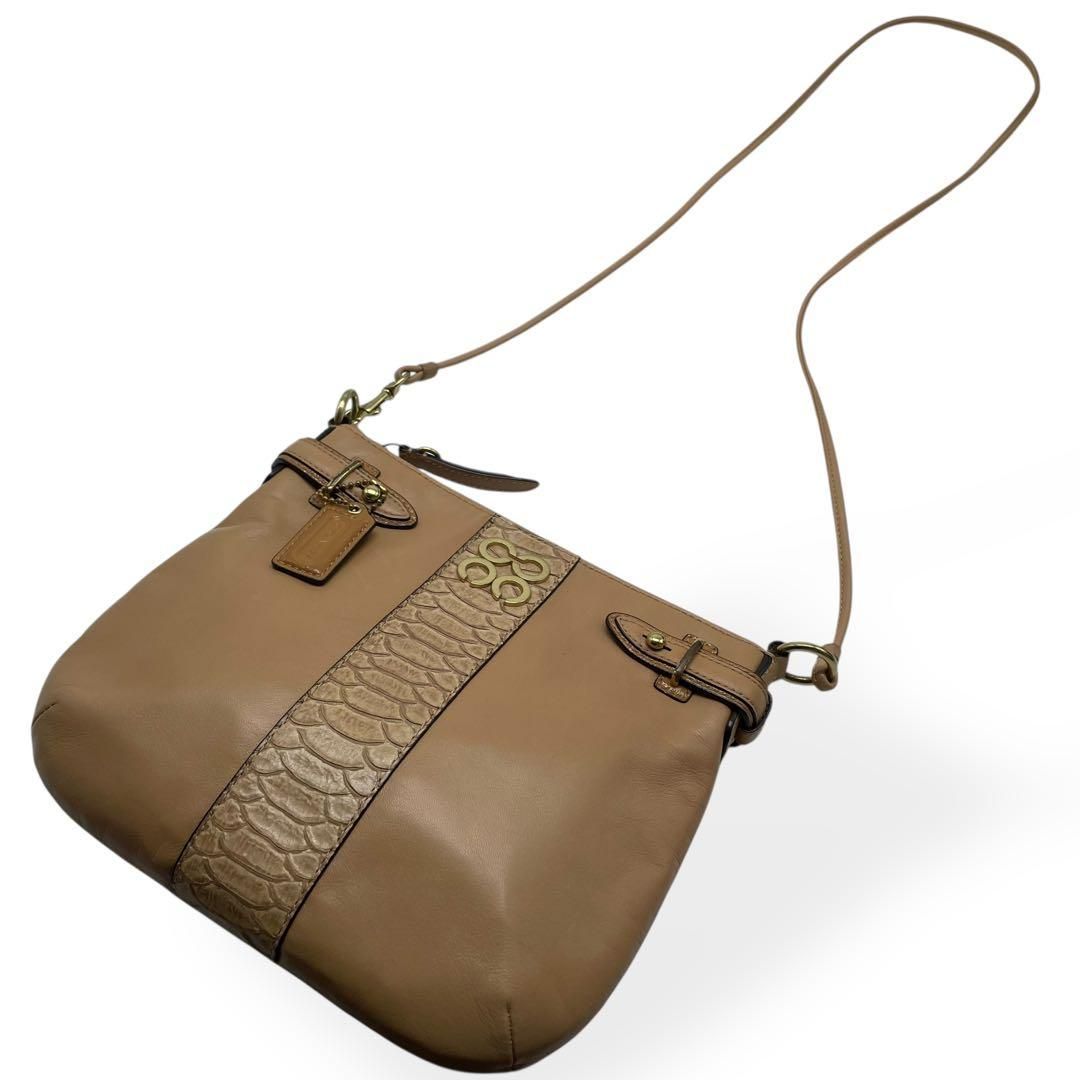 美品 レア COACH コーチ ショルダーバッグ レザー パイソン調 ベージュ