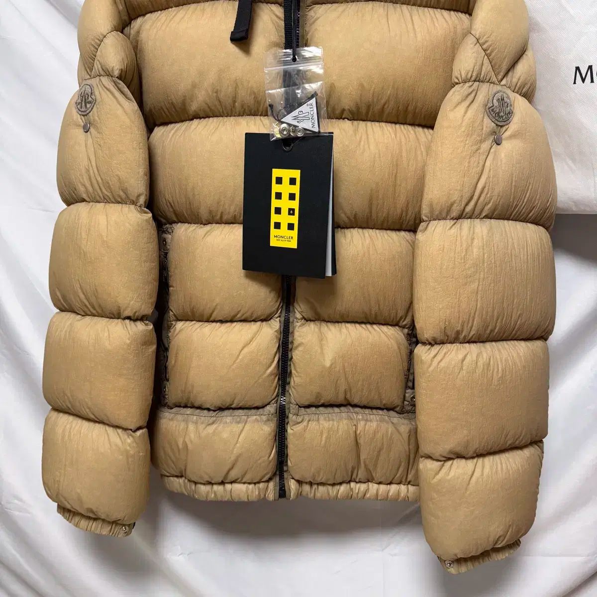 新品/プレゼント可能 MONCLER モンクレール 1017 ALYX 9SM アリクス