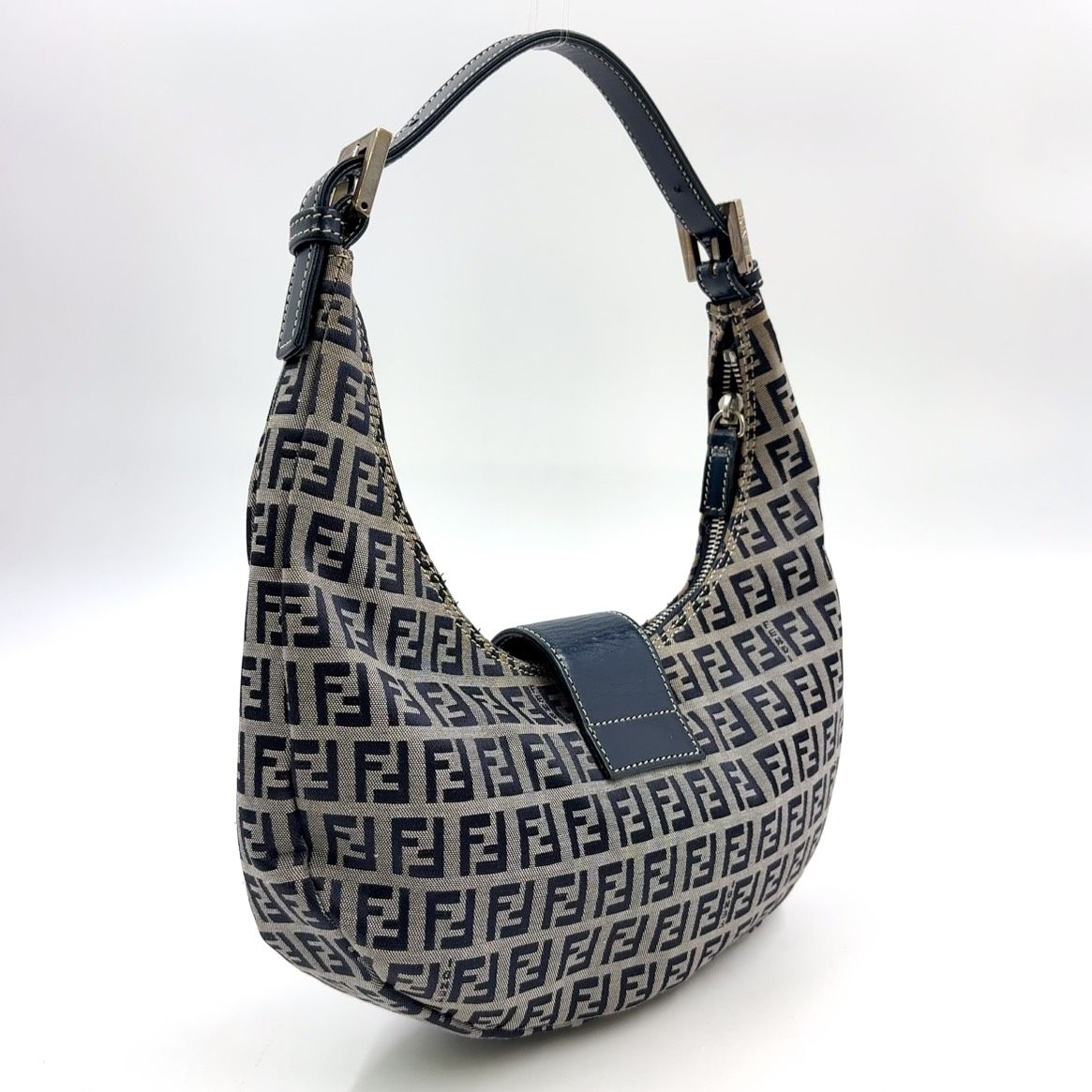 FENDI ズッカ柄マンマバゲット ワンショルダー キャンバス ネイビー