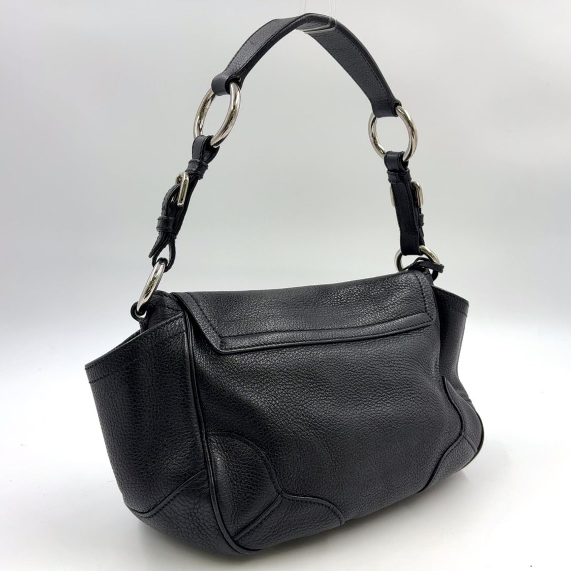 プラダ✨ラムスキン✨レザー✨三角プレート✨ハンドバッグ プラダ  