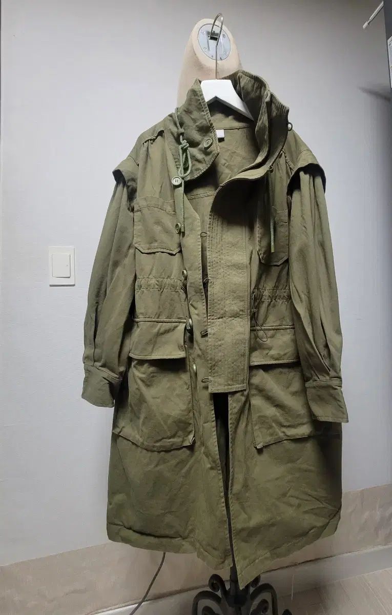 新品) アトリエナイン 9 カーキ トレンチコート