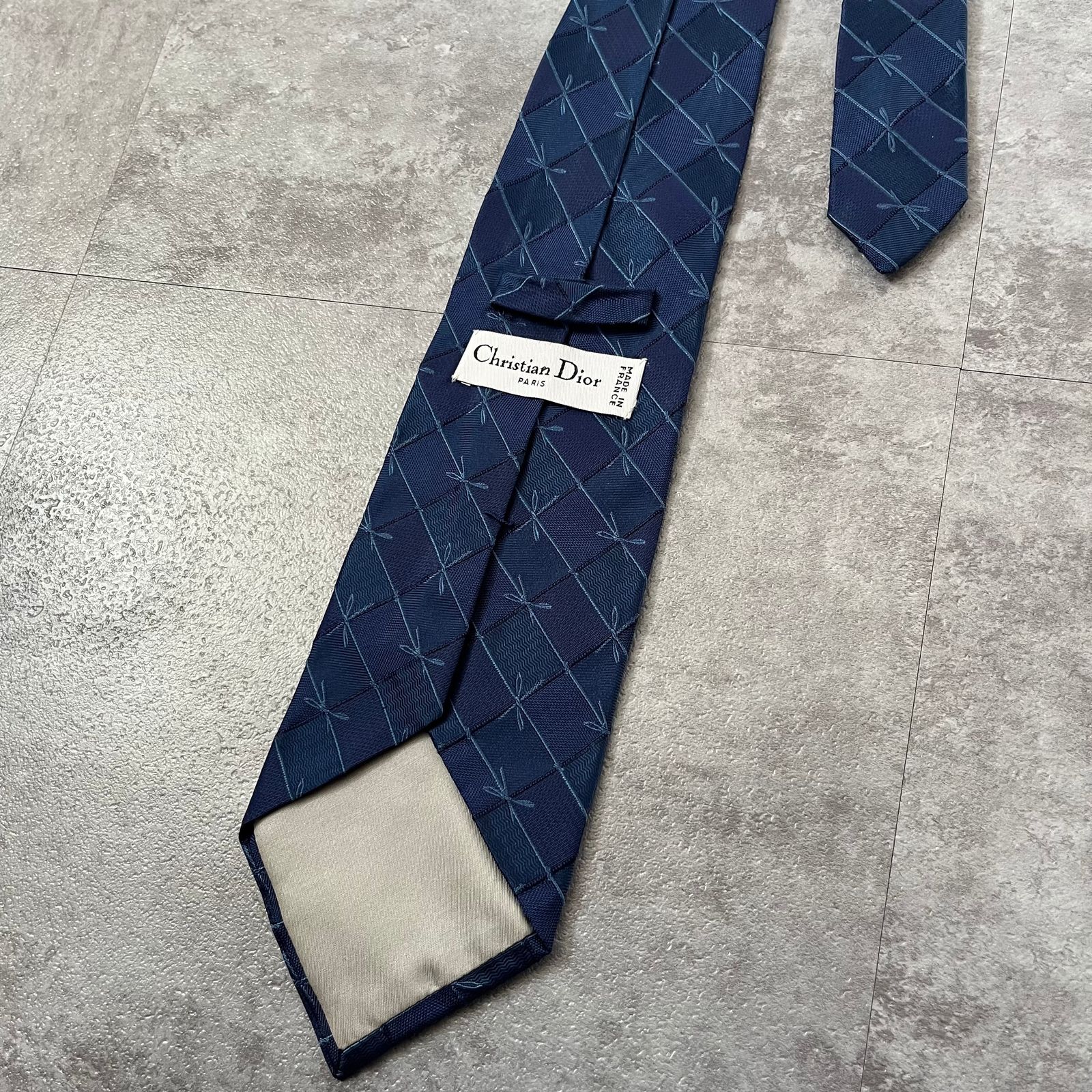 Christian Dior】リボン柄 チェック柄ネクタイ ネイビー - メルカリ