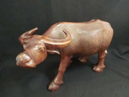 木彫り 水牛 高さ31.5×最大幅44.5×最大奥行32cm ひび割れあり 木製