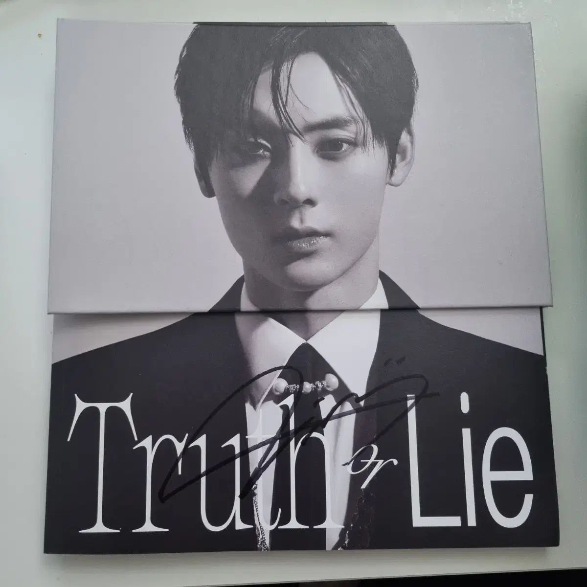 ファン・ミニョン(HWANG MINHYUN) Truth or Lie サイン入り アルバム