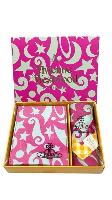 VivienneWestwood ベアー　ハンカチ　セット　限定　箱付　ピンク 未使用 ヴィヴィアンウエストウッド ミラー ハンカチ ギフトセット
