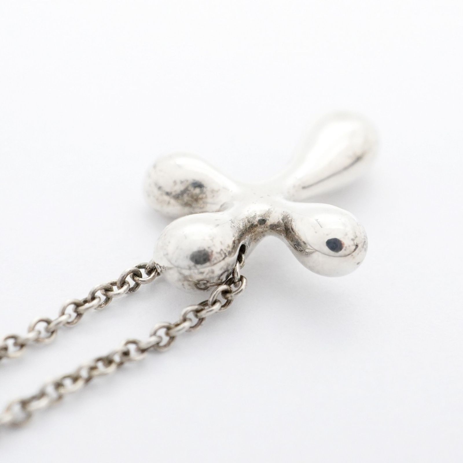 【美品】ティファニー スモールクロス ネックレス SLV925 シルバー ティファニー(Tiffany) ティファニー ネックレス スモールクロス