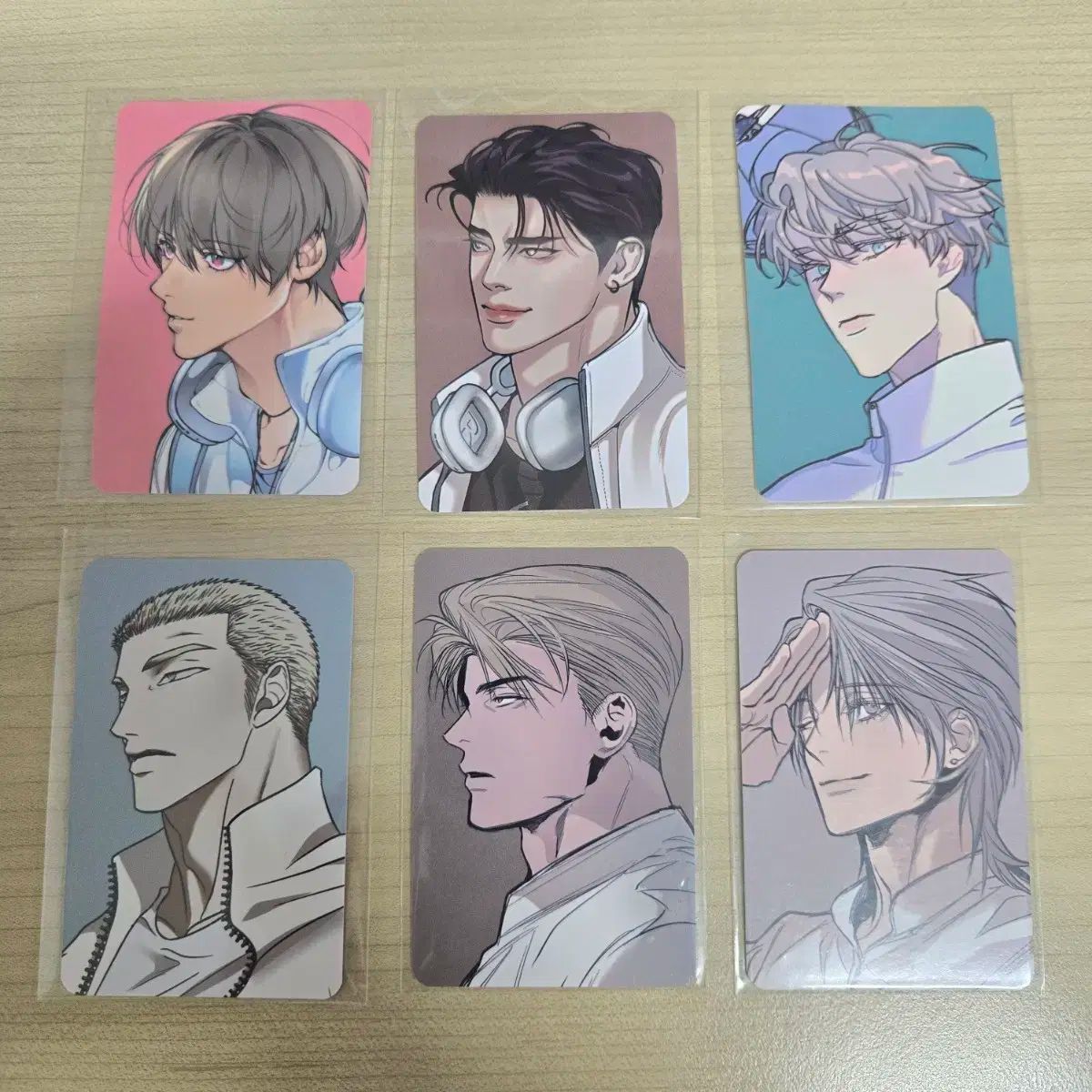 江戸時代末期～明治時代初期頃　後期色鍋島 色絵　唐草花文様　約12.5cm　小皿 江戸時代末期～明治時代初期頃 後期色鍋島 色絵 唐草花文様 約12.5cm 小皿