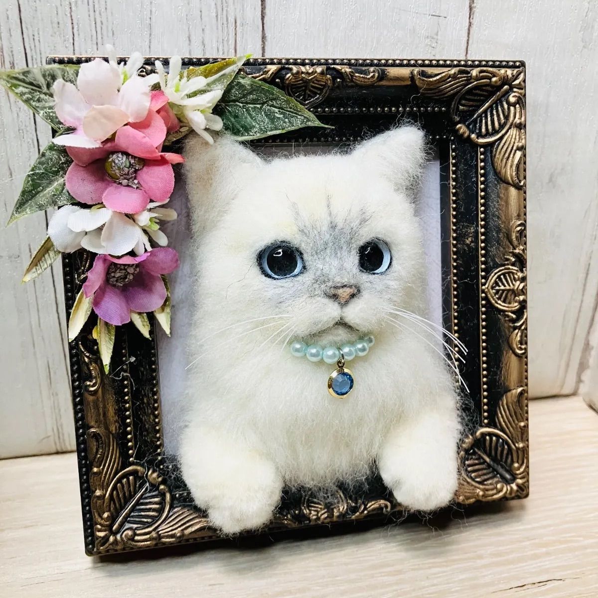 羊毛フェルト 猫 チンチラシルバー フレーム（S）