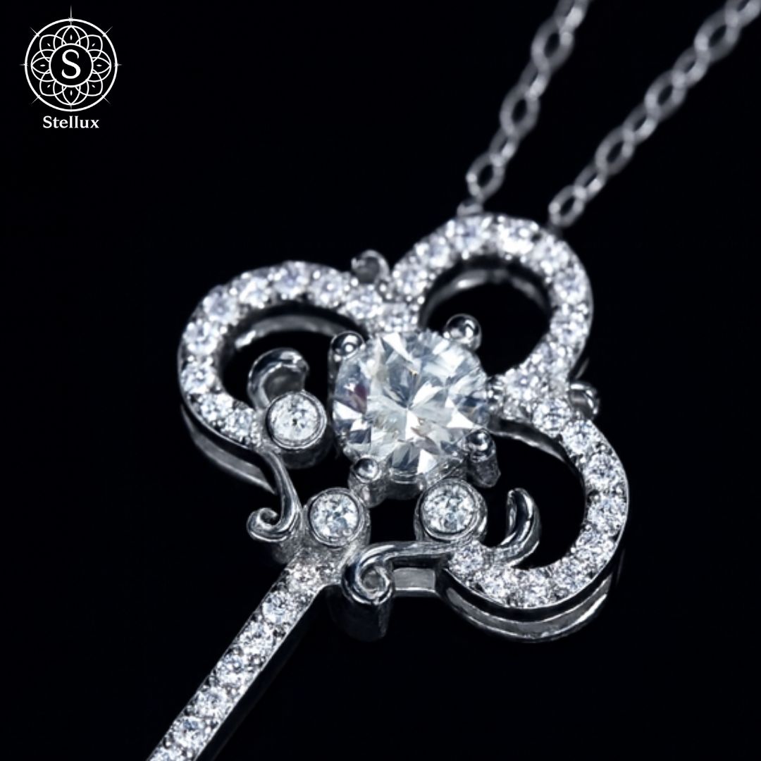 0.5ctモアサナイト×キー鍵デザイン】シルバー925刻印／ホワイト