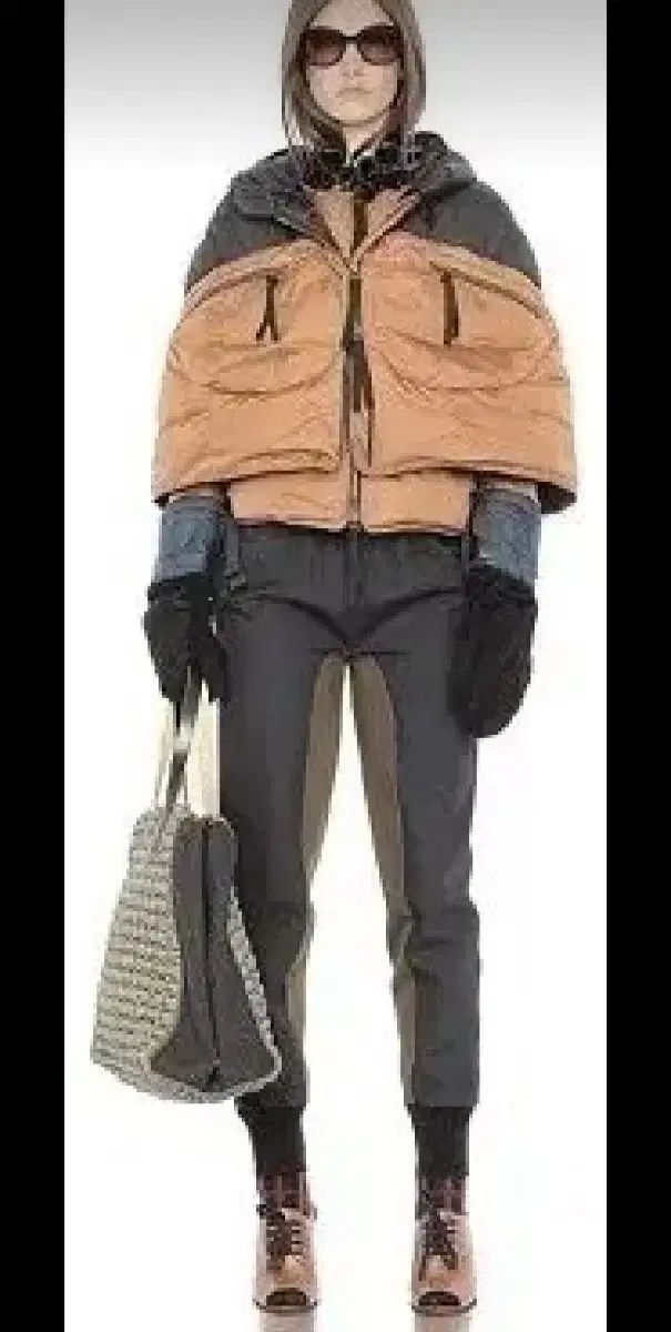 マルニ ケープ ダウン