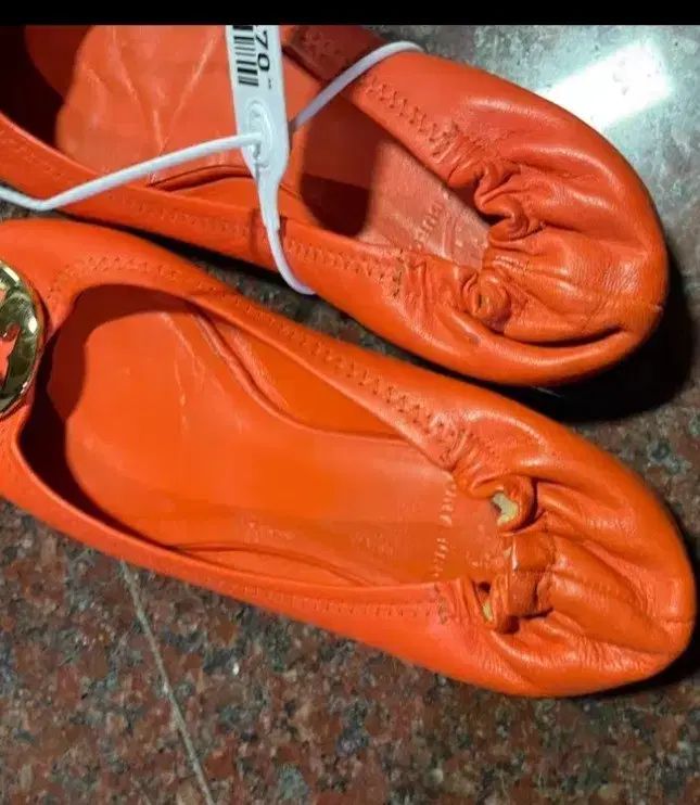 トリーバーチ オレンジ フラットシューズ 37サイズ 正規品 - メルカリ