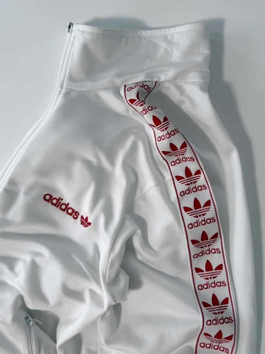 アディダス 90s ルーズフィット サイドライン 白 トラック ジャージ
