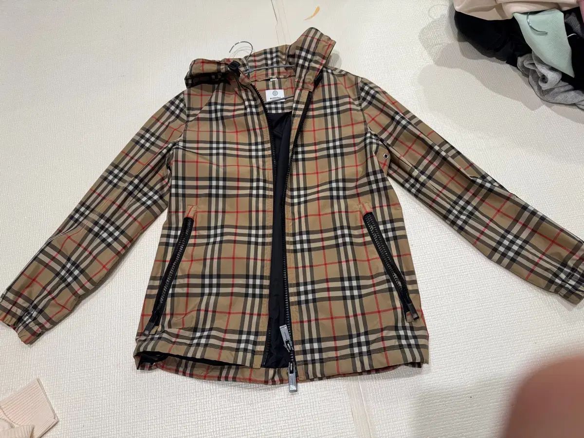 正規品 BURBERRY バーバリー CHECK ラム フード ウィンドブレーカー