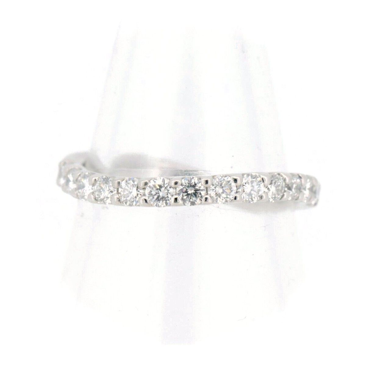 ダイヤモンドシライシ　プラチナ　ダイヤモンド　ハーフエタニティリング エタニティ・ハーフエタニティタイプの結婚指輪(マリッジリング)の一覧