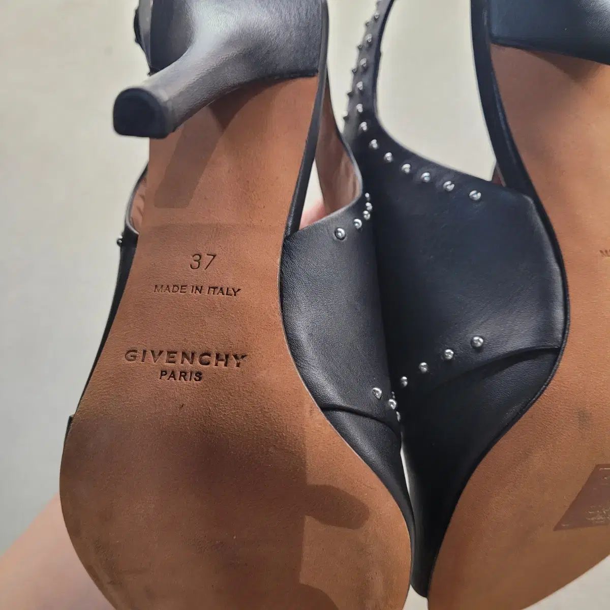 ジバンシィ スタッズ ブラック ヒール サンダル - メルカリ