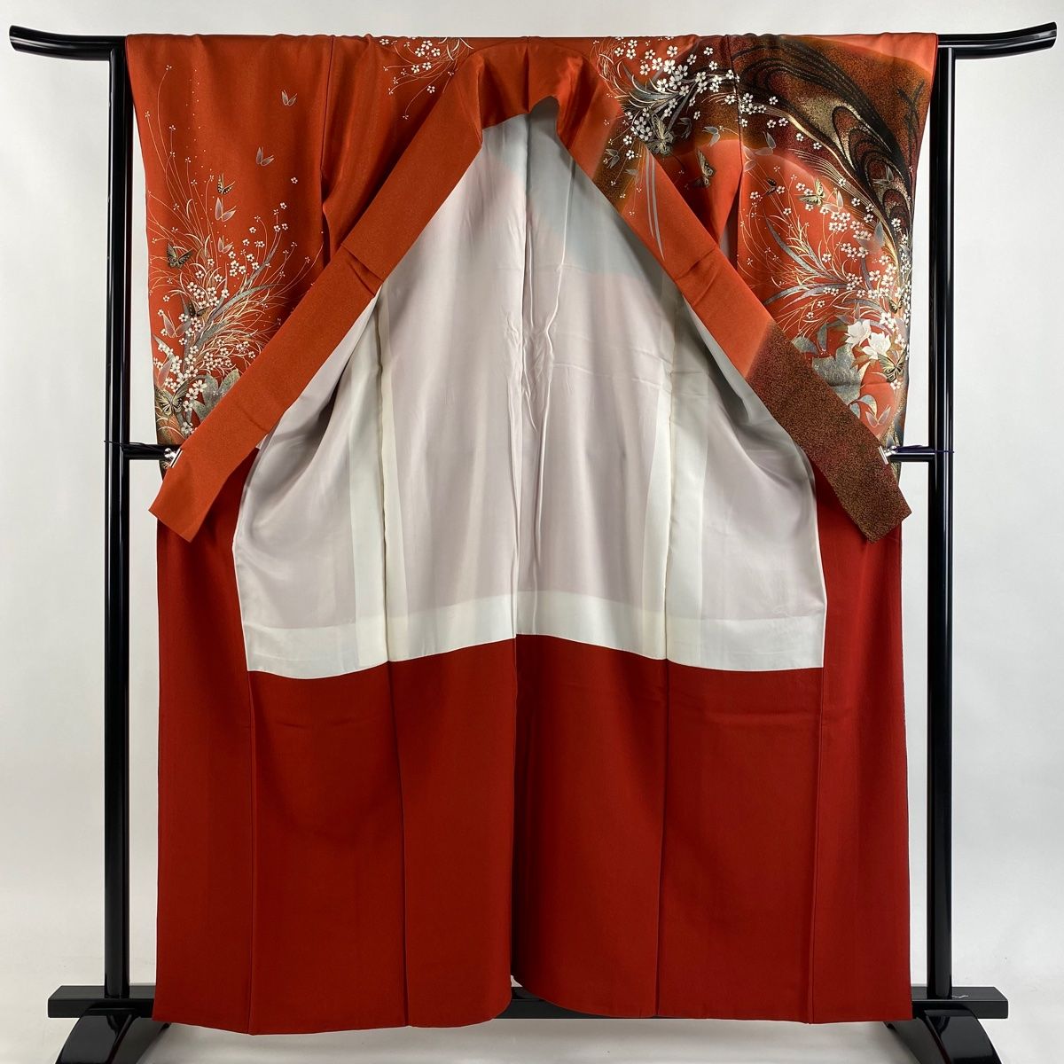 美品】 振袖 身丈160.5cm 裄丈64.5cm M 袷 蝶 薔薇 金通し 金糸 朱色