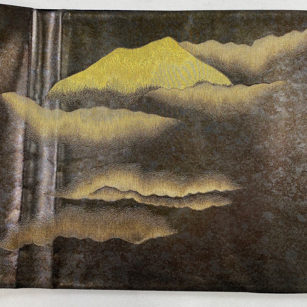 美品】 袋帯 名品 じゅらく 落款 横山大観 富士山 朝日霊峰 金糸 箔 金
