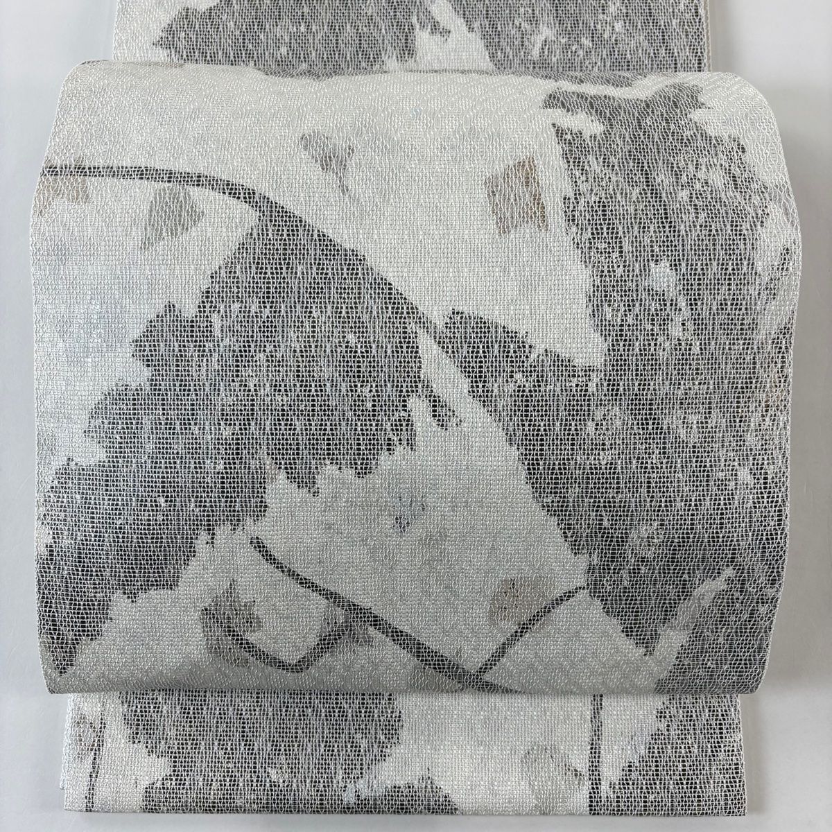 袋帯 名品 証紙 幾何学模様 箔 金銀彩 灰白 六通 正絹 【中古】 - メルカリ