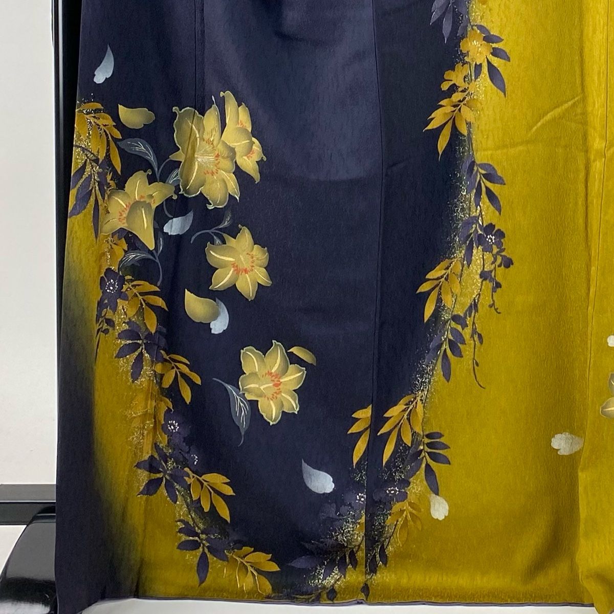 振袖 身丈169.5cm 裄丈68.5cm L 袷 やまと 百合 シルエット 金銀彩