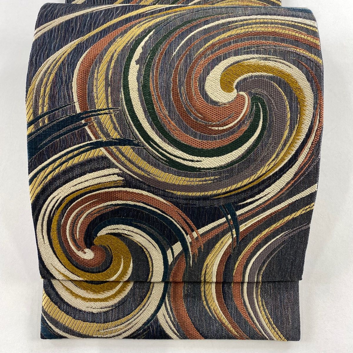 袋帯　金属糸風　未使用 袋帯 螺鈿箔 正絹 絹 金糸 銀糸 黒地 黒 花唐草 横段 花菱 網代文