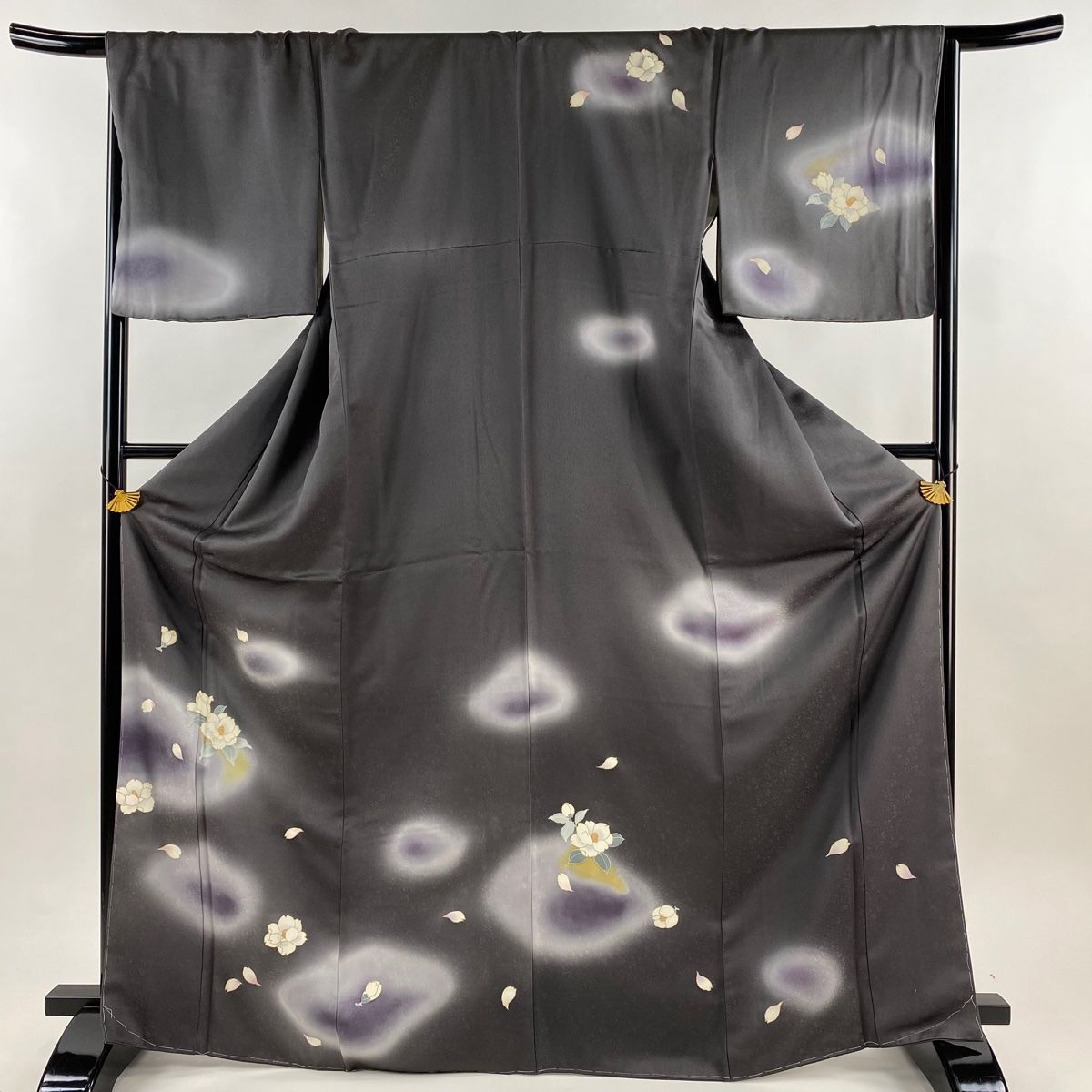 付下げ 身丈170.5cm 裄丈66.5cm M 袷 椿 花びら 金彩 ぼかし 灰色 正絹