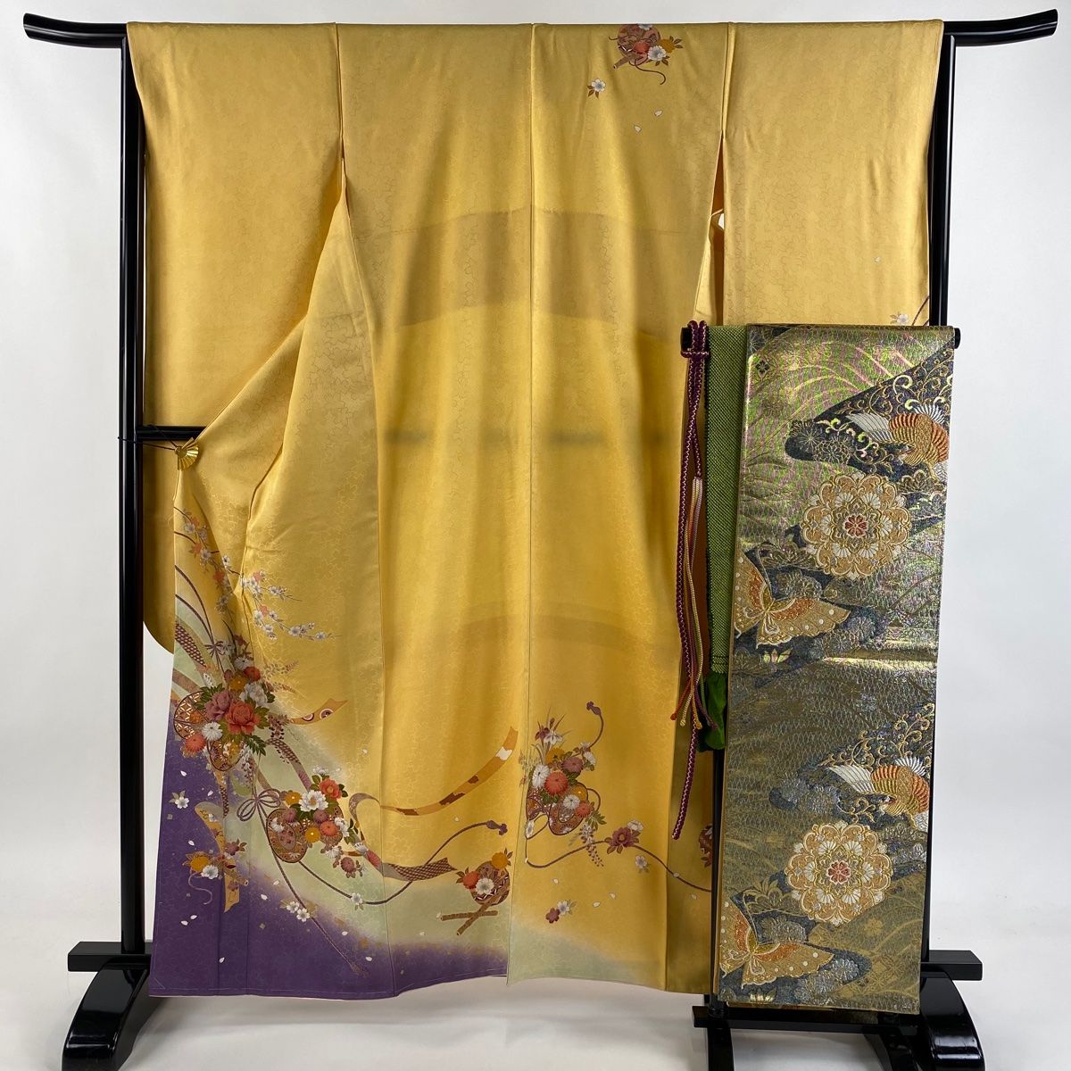 正絹　振袖　着丈160㎝ 美品 振袖 身丈160cm 裄丈64.5cm M 袷 松 菊 金糸 金彩 赤茶 正絹 秀品