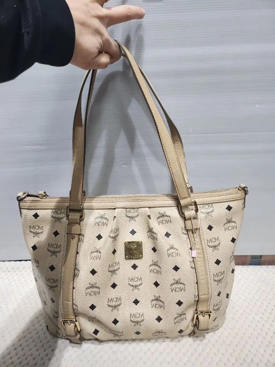 MCM ロゴプリント トートバッグ - メルカリ