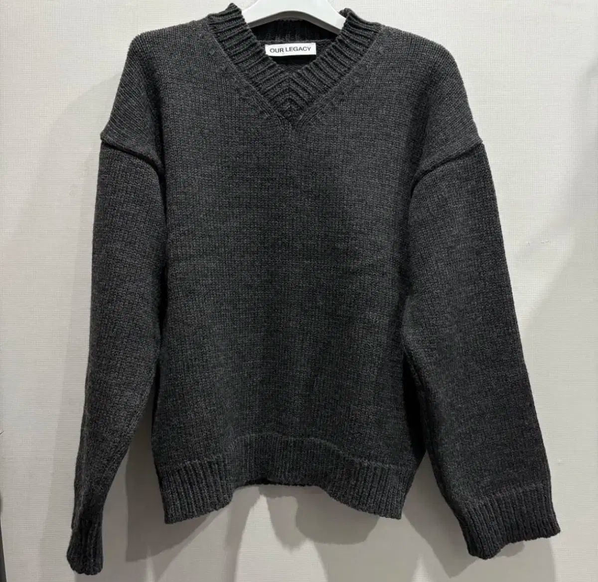 OUR LEGACY アワーレガシー ソナ Vネック ニット グレー - メルカリ