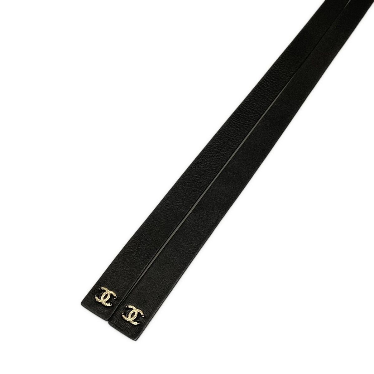 CHANEL✨シャネル　ベルト　レザー　ココマーク　ブラック　ゴールド　ロゴ刻印 CHANEL(シャネル) ベルト - 黒×ゴールド ココマーク/チェーン/Lサイズ