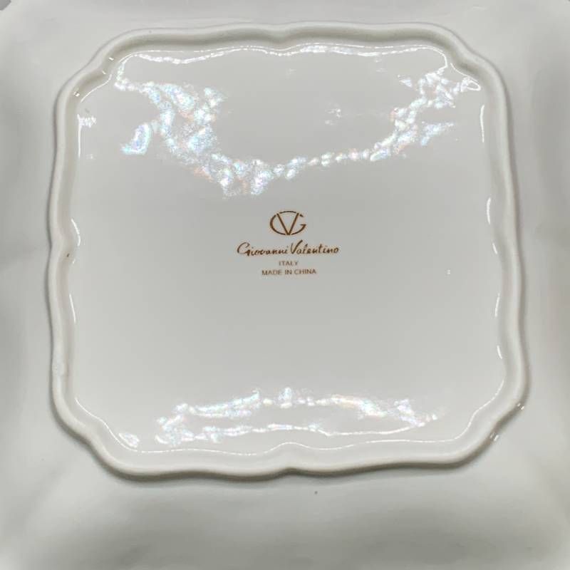 ジョバンニ・バレンチノ (Giovanni Valentino) 約15㎝角 イチゴと花