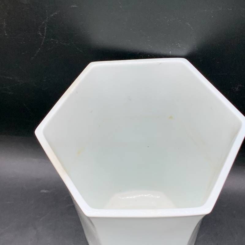 香蘭社 六角形 陶器 花瓶 フラワーベース 中古 白ホワイト - メルカリ