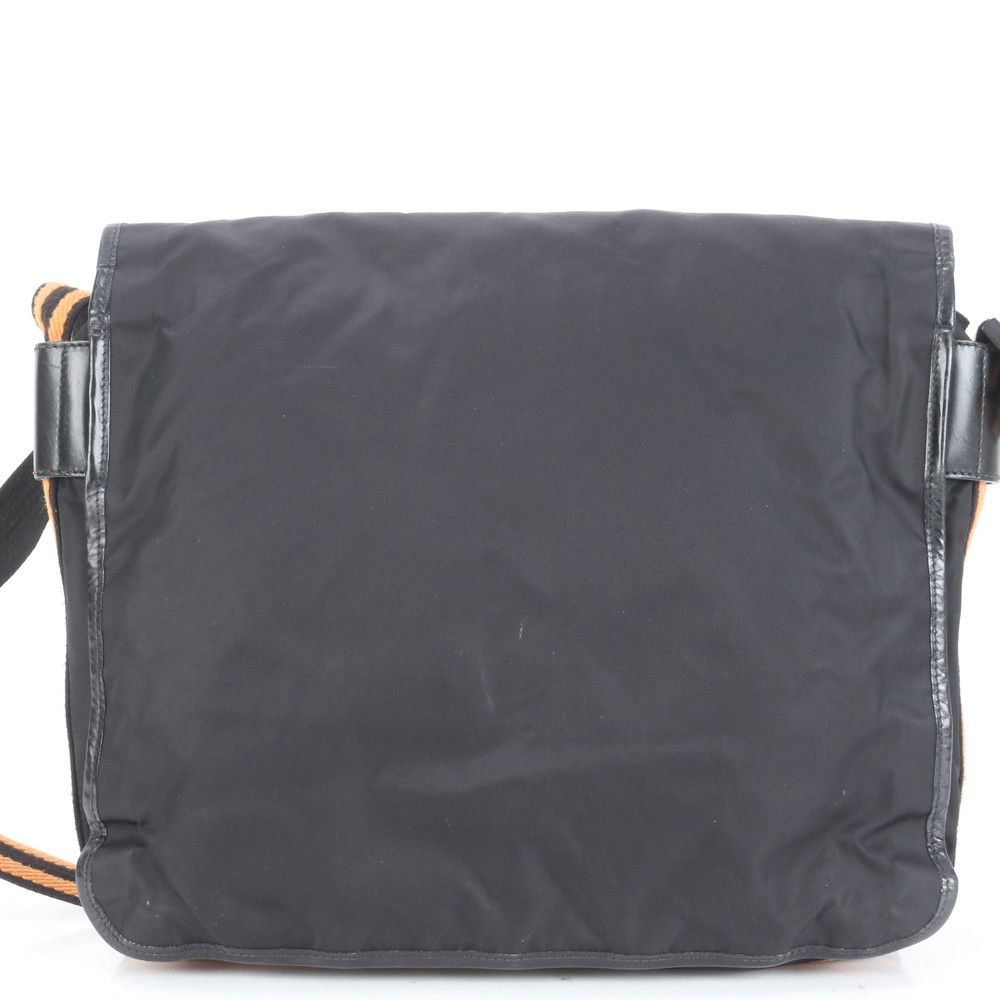 グッチ　レザー　ブラック　バッグ 美品 グッチ レザー ショルダーバッグ 斜め掛け メッセンジャー