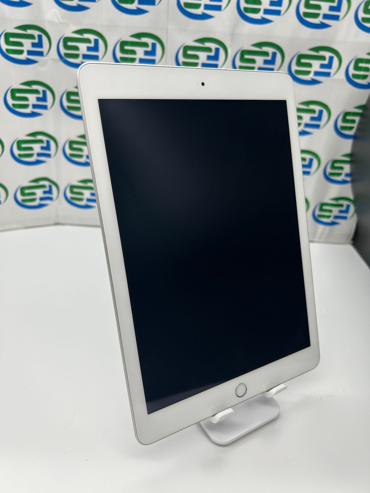 完動品iPad第5世代(A1822)本体128GBシルバー送料込FHLFF Amazon.co.jp: 【整備済み品】 Apple iPad (第5世代) Wi-Fi +