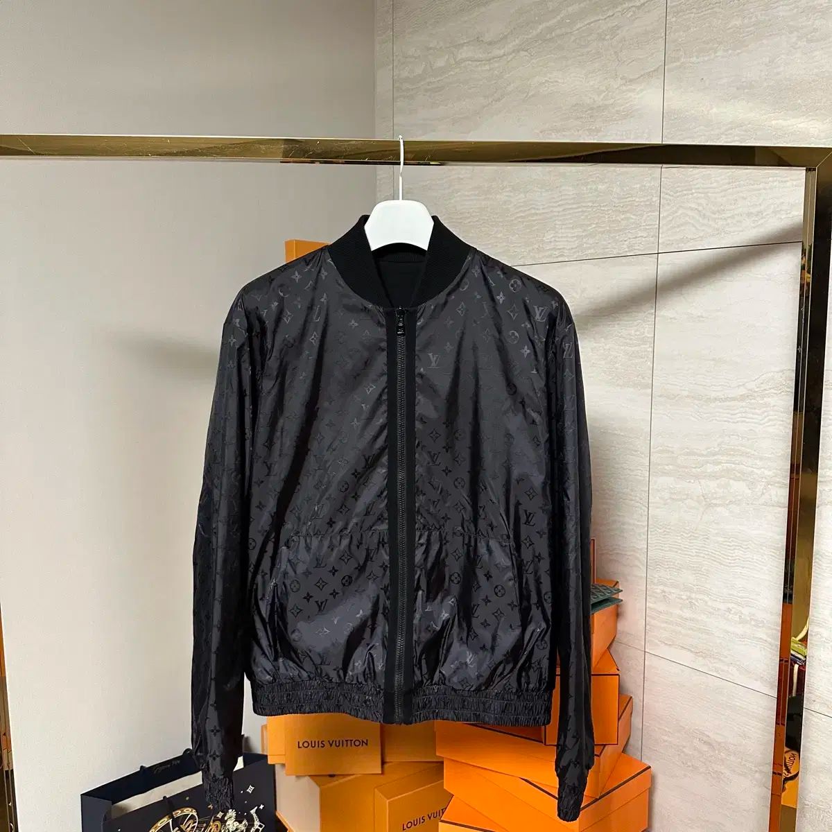 ルイヴィトン リバーシブル ボンバージャケット モノグラム レザー サイズ48 LOUIS VUITTON ルイヴィトン モノグラム リバーシブル ミックス