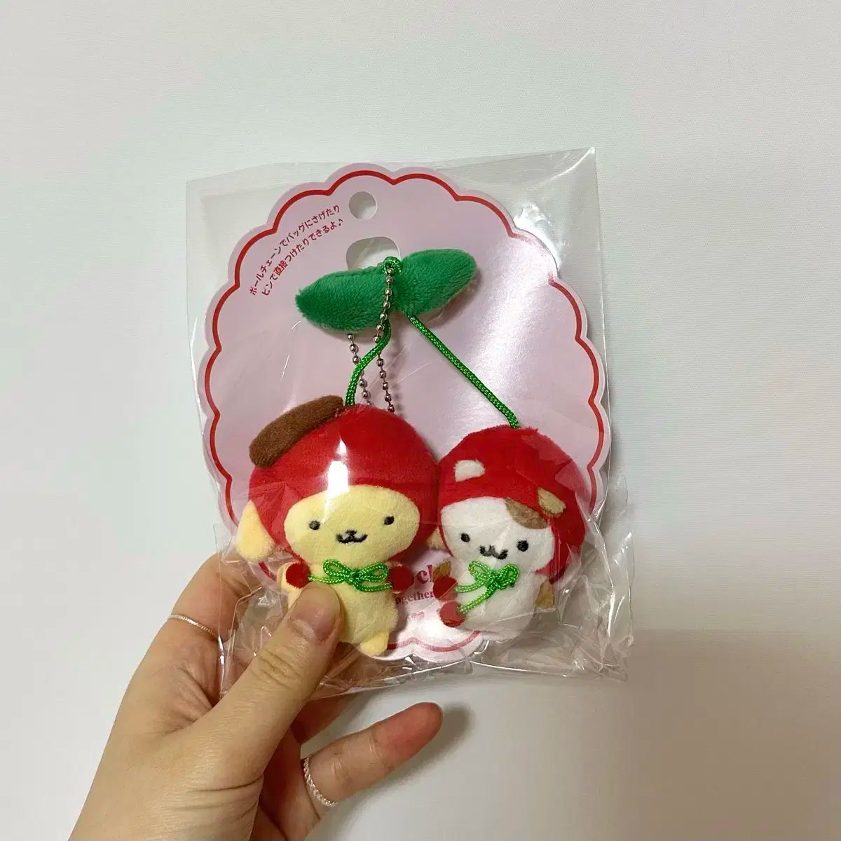 サンリオ ポムポムプリン マフィン さくらんぼ ブローチ バッジ