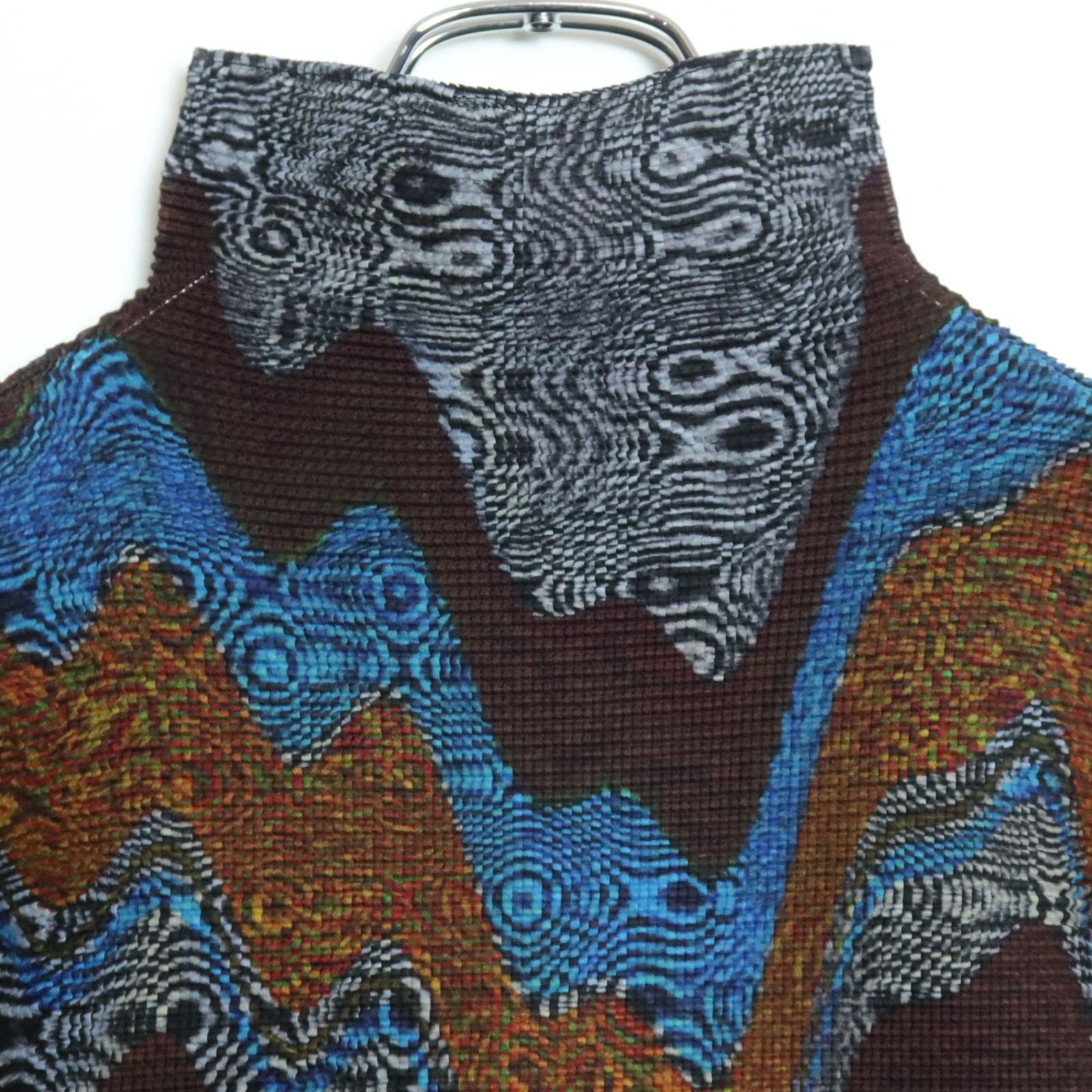 極美品】イッセイミヤケ me☆ハイネックカットソー プリーツデザイン