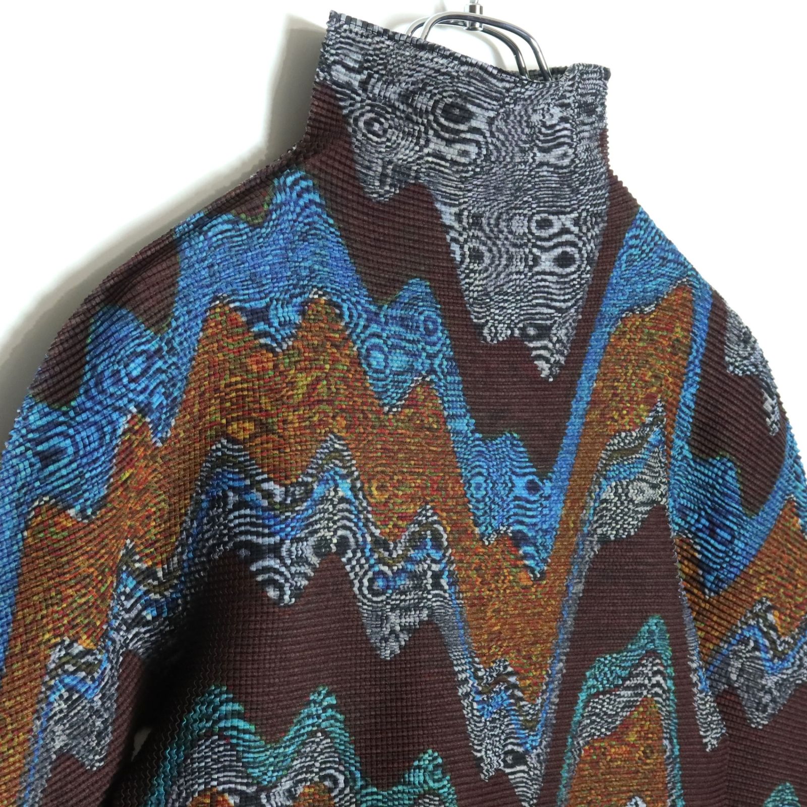 極美品】イッセイミヤケ me☆ハイネックカットソー プリーツデザイン