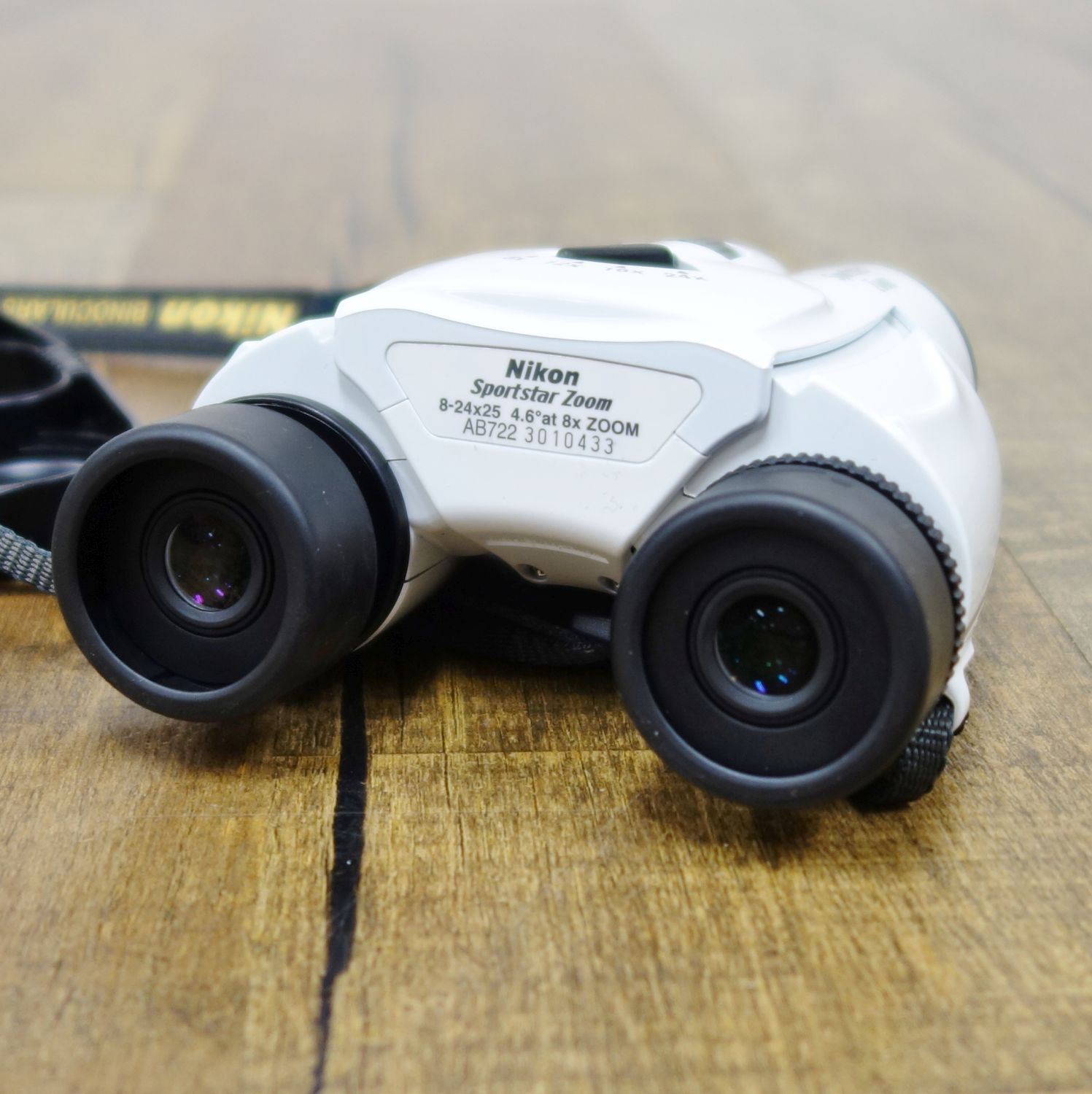 美品 ニコン Nikon Sportstar Zoom 8-24×25 双眼鏡 スポーツ観戦 小型 