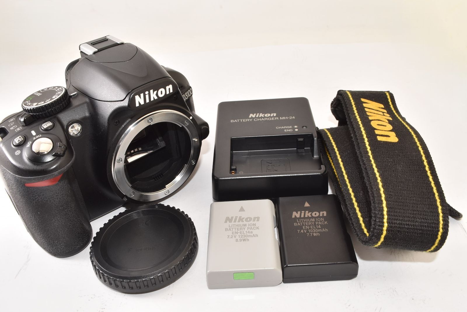 ☆美品☆ Nikon ニコン D3100 ボディ ショット数6340回 予備バッテリー 