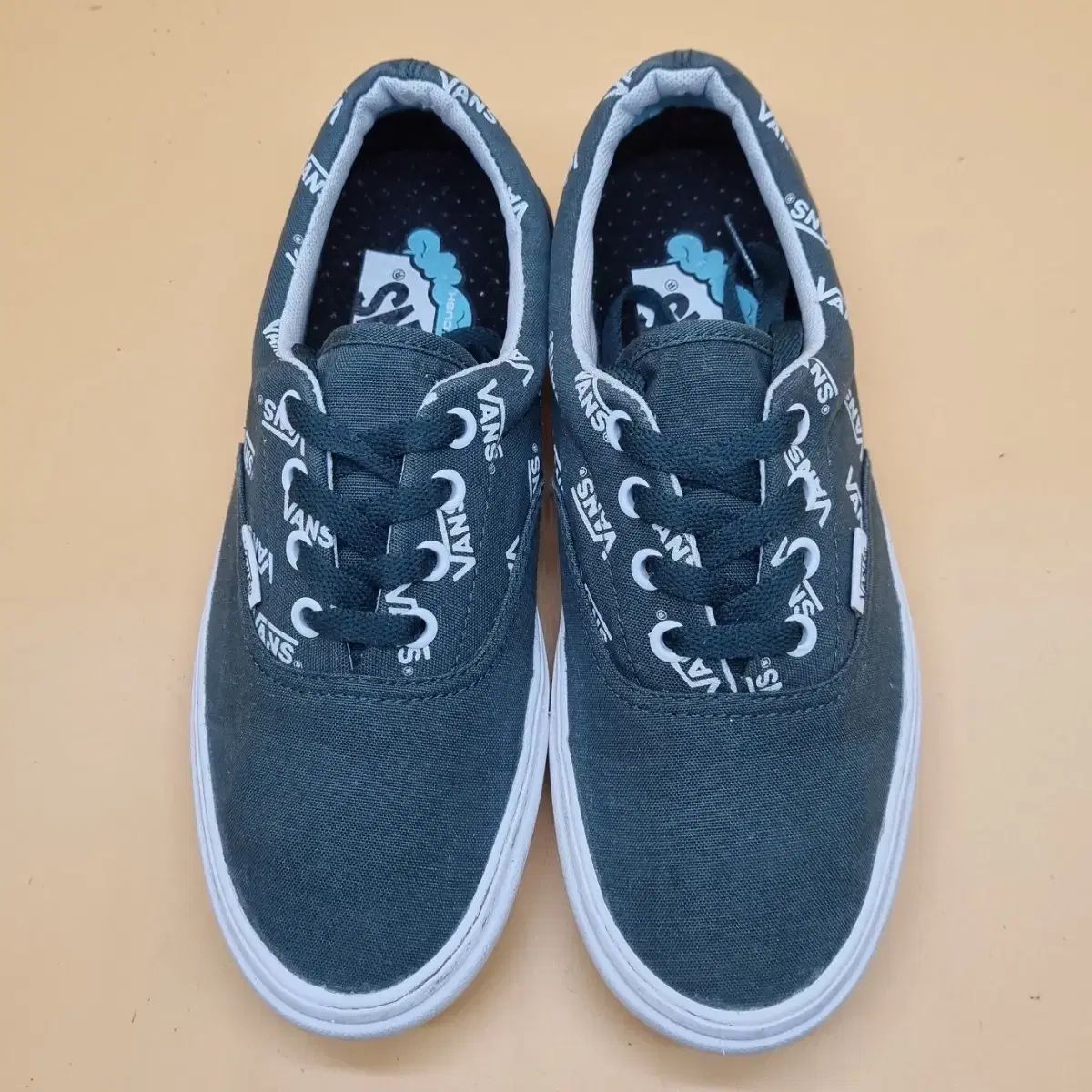 Jhdx VANS コンフィクッシュ ロゴ グリーン スニーカー 235 - メルカリ